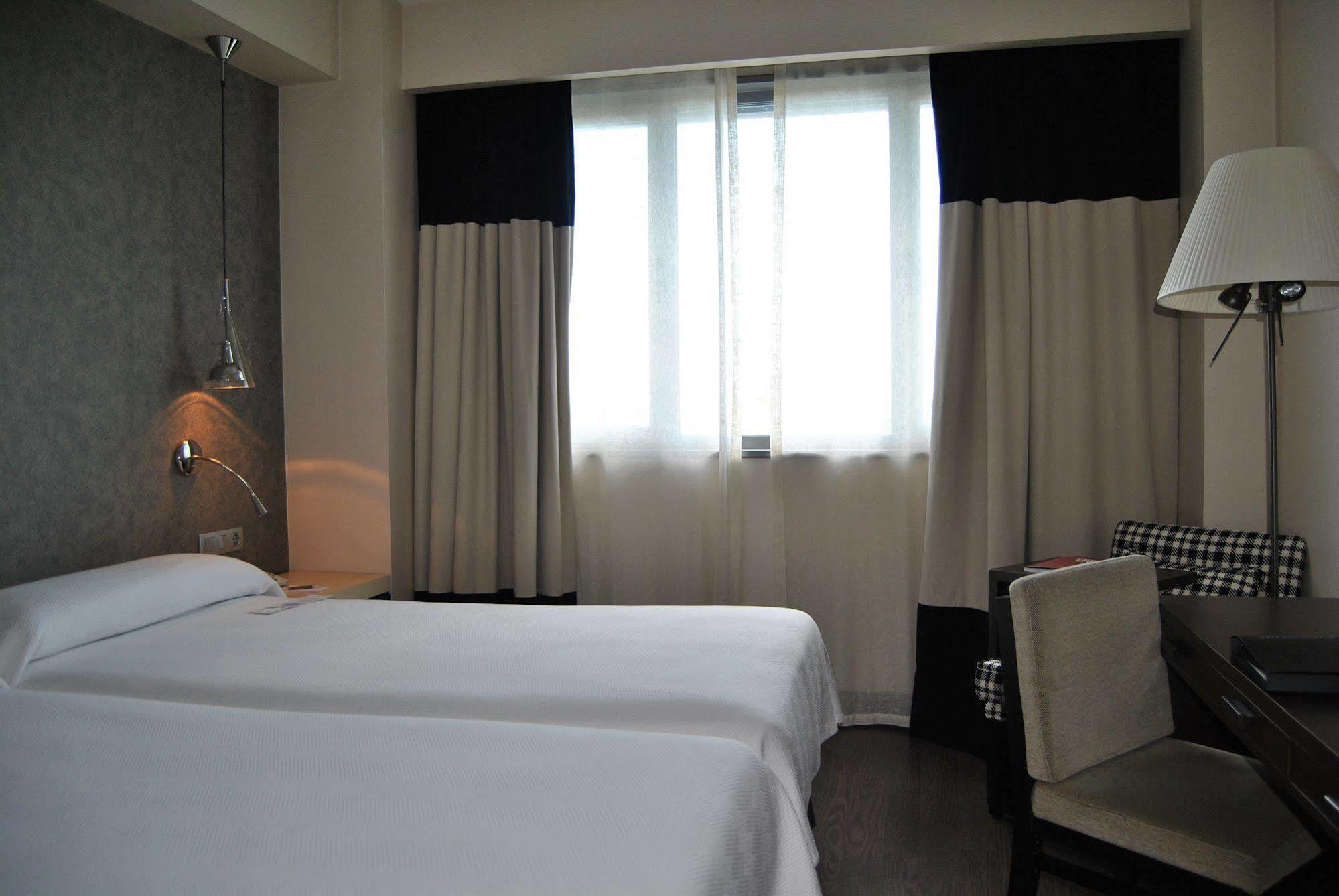 Hotel Nh Alcorcón Esterno foto